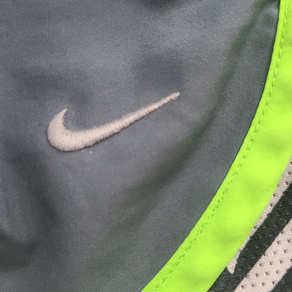 Nike dri fit shorts - Picture 2 of 4